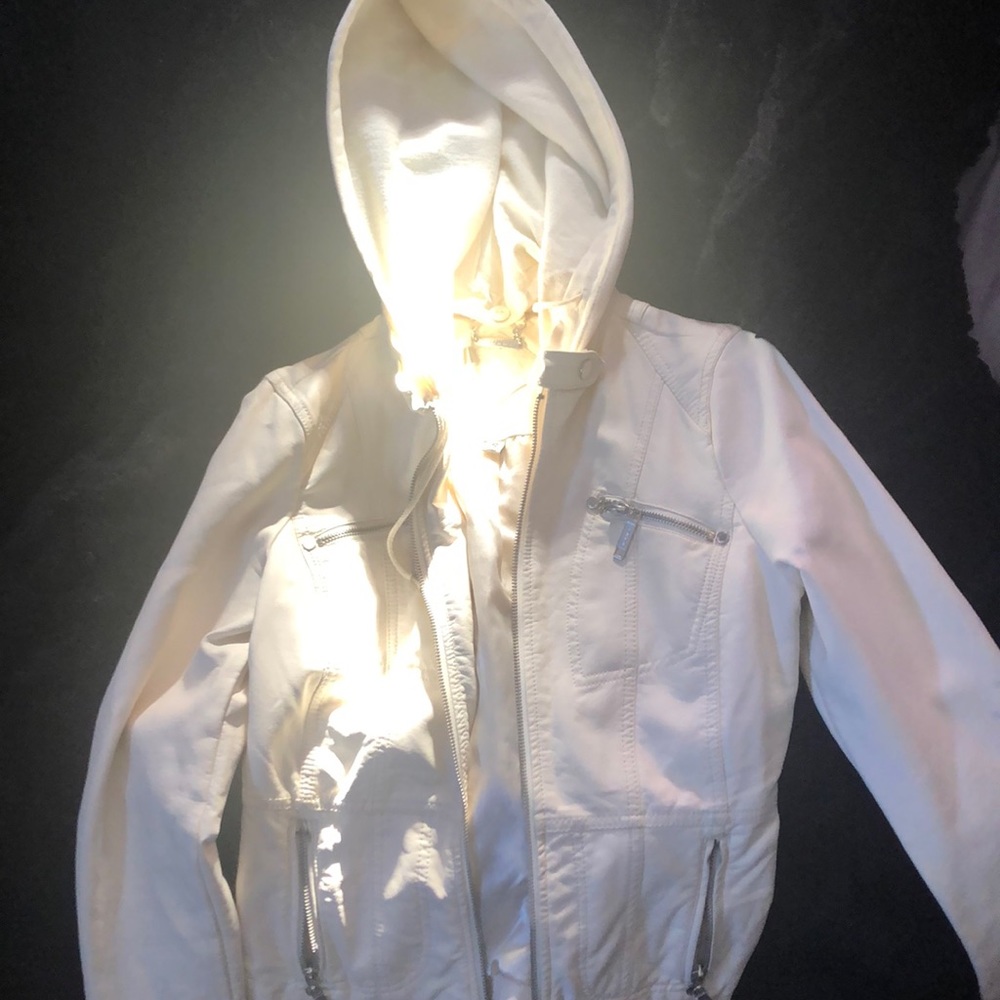 Nice jacket for spring or fall or anytime really!